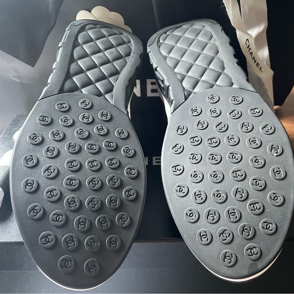 Chanel limited edition Sneakers -Embroidered Fabric & lambskin🤍New in Box 🖤 - Picture 10 of 14
